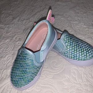 Cat and jack baby girls mermaid teal slip ons!